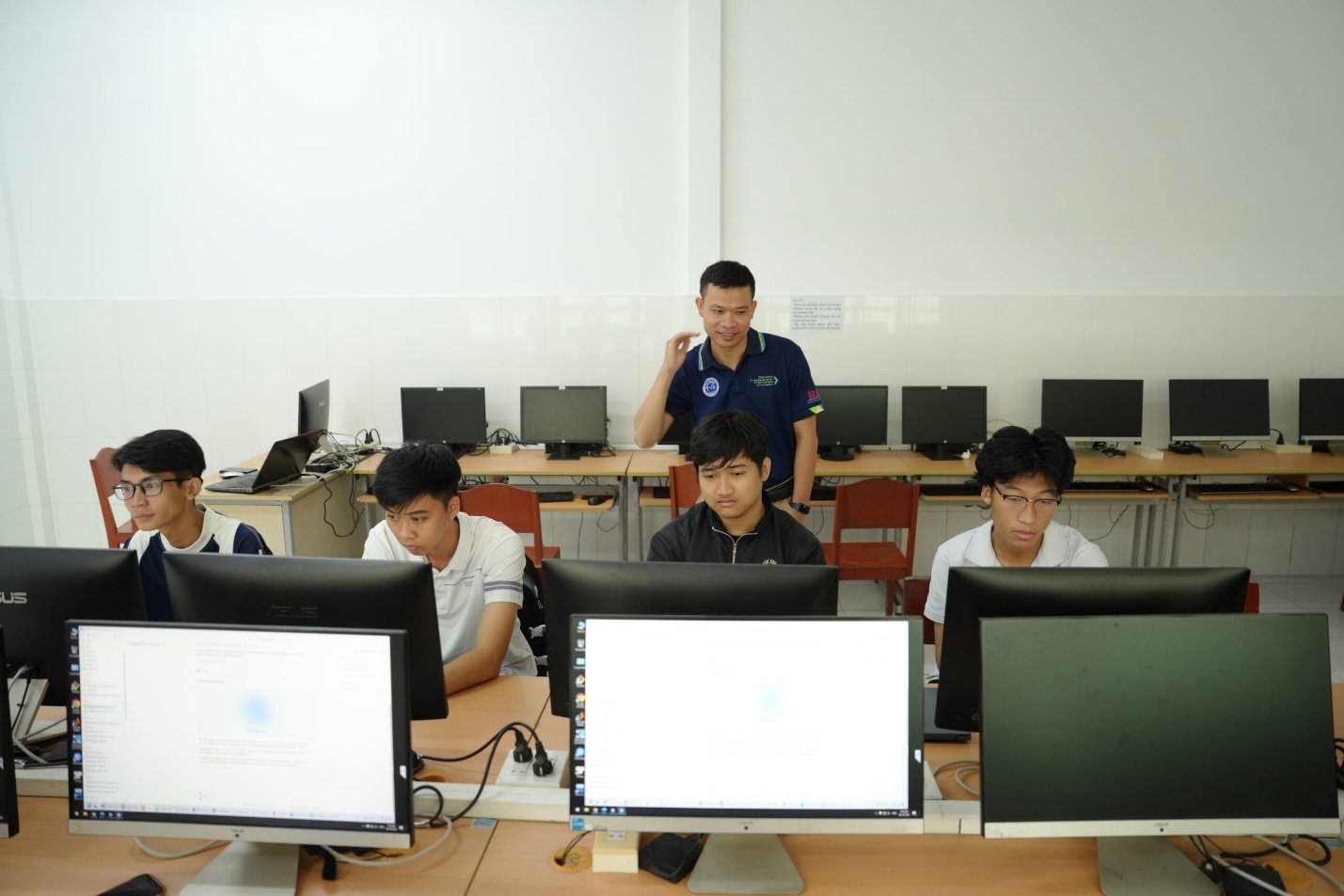 Đại học Trà Vinh khởi động chương trình tập huấn AI miễn phí cho tân sinh viên