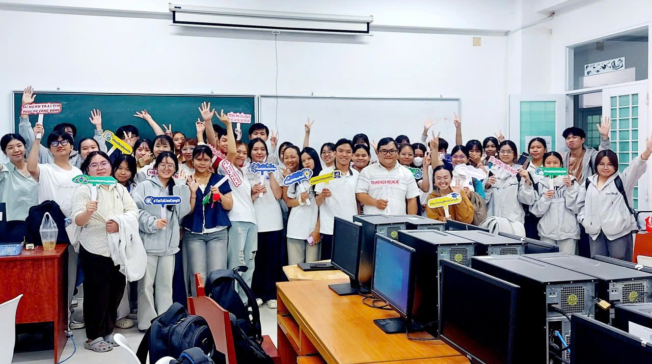 Đại học Trà Vinh khởi động chương trình tập huấn AI miễn phí cho tân sinh viên