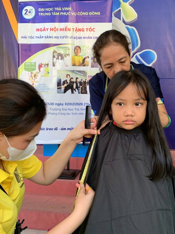 Tiếp nối hành trình yêu thương: Chương trình Hiến tóc năm 2026 tại Đại học Trà Vinh